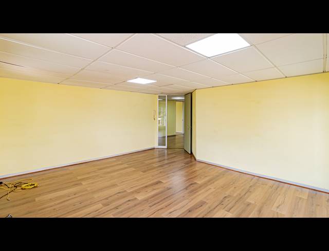 212M² OFFICE TO LET IN FERNDALE